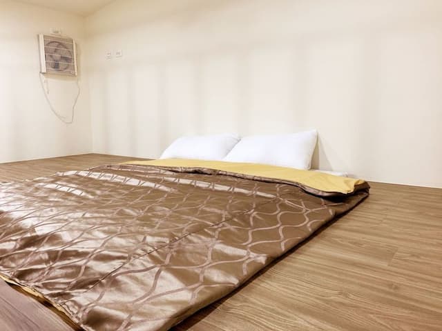 Jia's Homestay-Building in the middle of the quadruple room-4