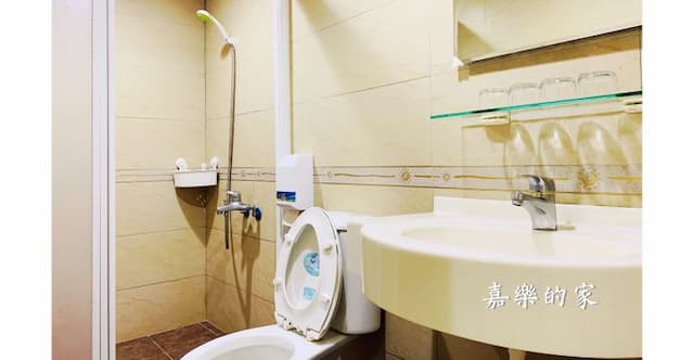 Jia's Homestay-Building in the middle of the quadruple room-5