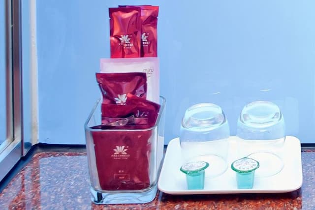 YOMI HOTEL-Luxury quadruple room-8