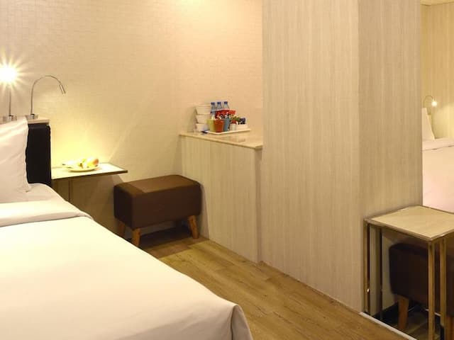 YOMI HOTEL-Luxury quadruple room-2