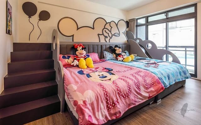 Wujie Childlike B&B-Mountain View Quad Room with Bathtub-Mickey Mouse-2