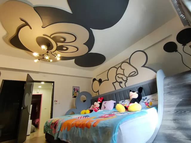 Wujie Childlike B&B-Mountain View Quad Room with Bathtub-Mickey Mouse-1