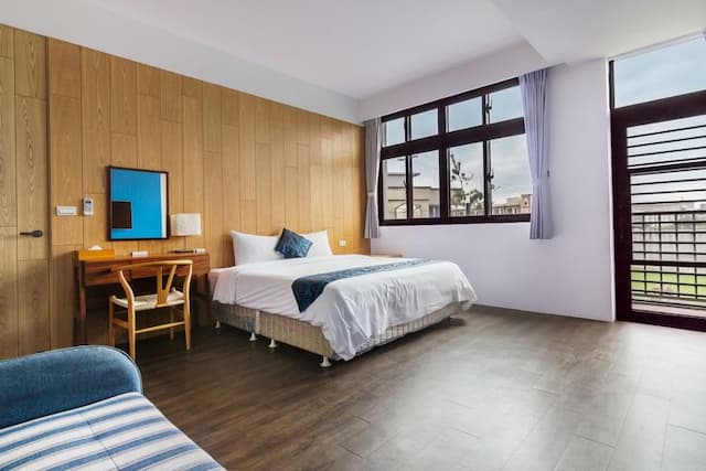 宜蘭佐沐的民宿 l 代售套裝行程-加大雙人床房-附陽台 - 沁藍 l 純住宿-1