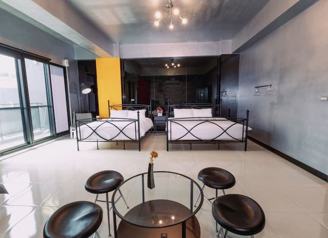 Lin's Home-Family Room with Balcony-1