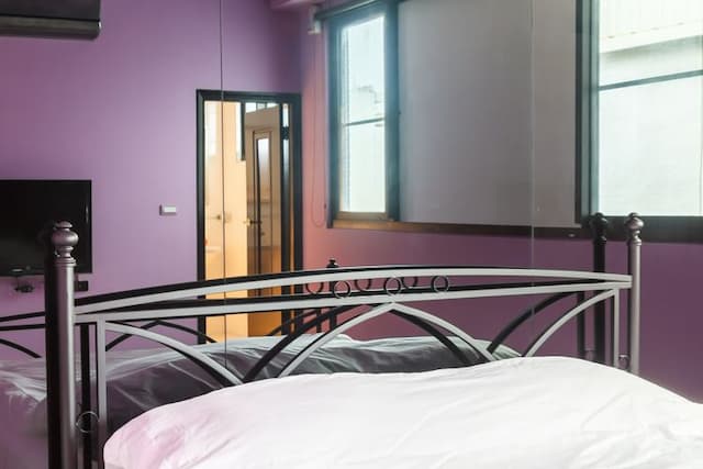 Lin's Home-Large Double Room-5