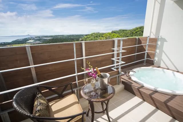 古志久茂半山海景度假旅居｜方便至美麗海水族館-7人3臥室+獨立廚房+獨立衛浴丨無敵海景陽台按摩浴池丨免費停車【不挑房】-10