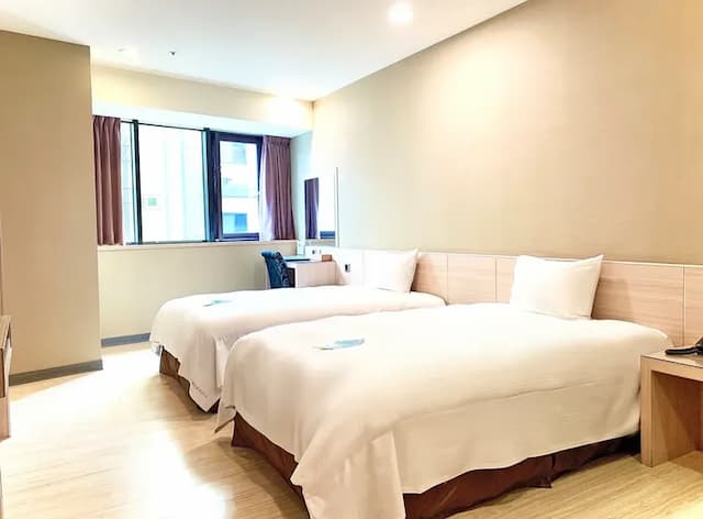 Grand Earl Hotel-Standard Twin Bed room-1