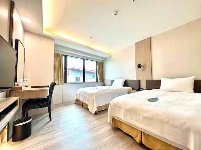 Grand Earl Hotel-Standard Twin Bed room-2