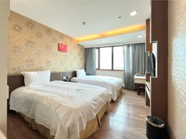 Grand Earl Hotel-Superior Twin Bed room-2