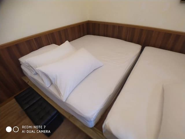 玖拾捌民宿｜可選購18-20人花蓮包棟｜近花蓮火車站-2A 團體6人房-3