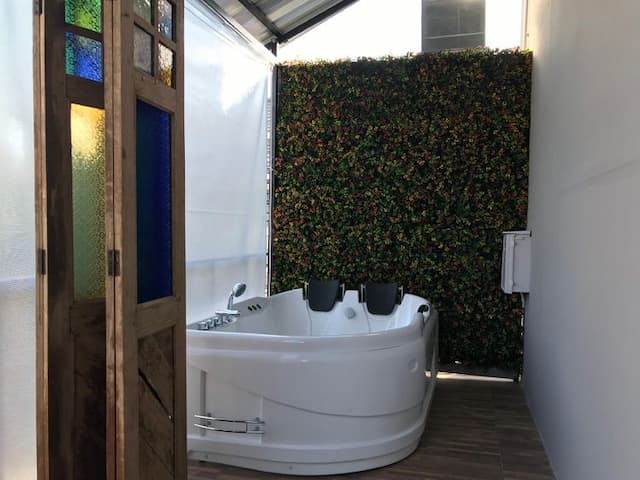 V20 Boutique Hotel-Luxury Jacuzzi ROOM（Included Breakfast）-5