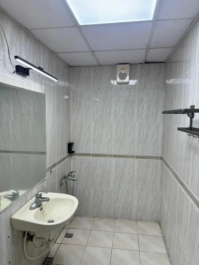 I Live Motel-Economy Double Room (Shared Bathroom)-5