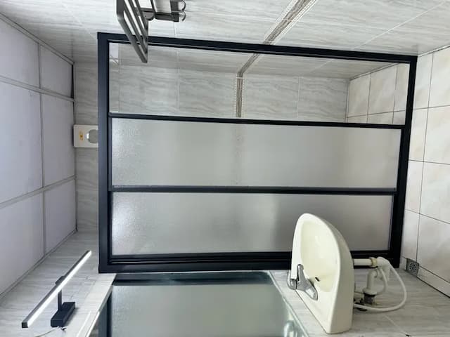 I Live Motel-Economy Quadruple Room (Shared Bathroom)-3