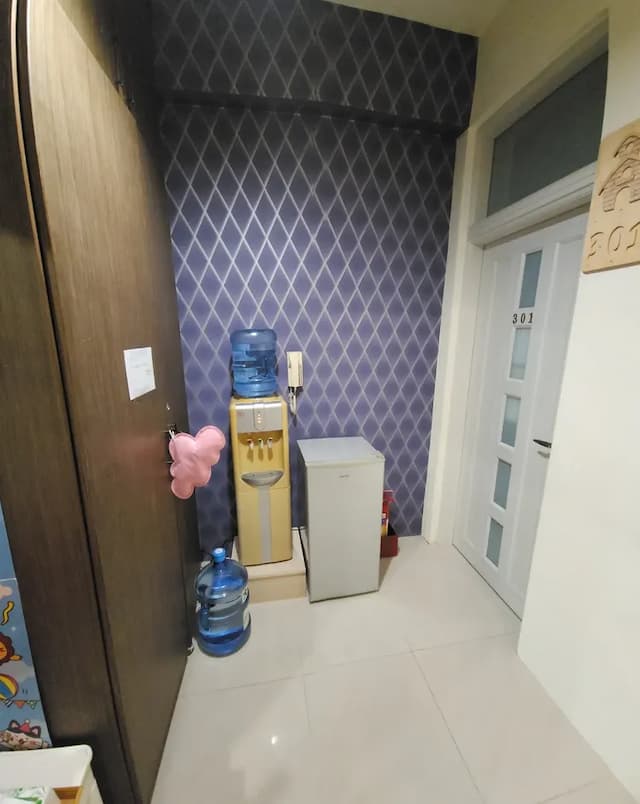 The railroad-Cloud four-person family room-3