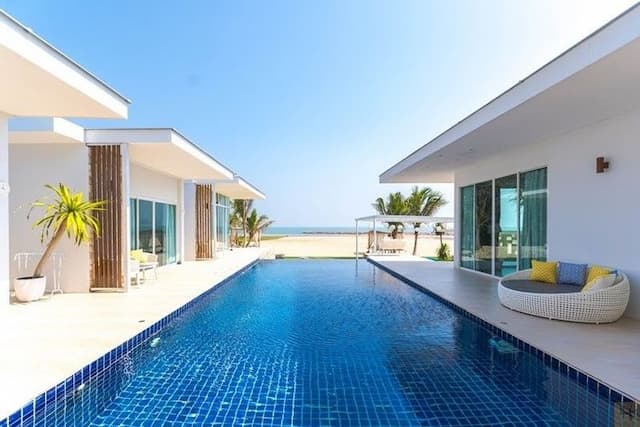 Private pool - sea view