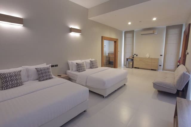 Two king size bedroom with garden view