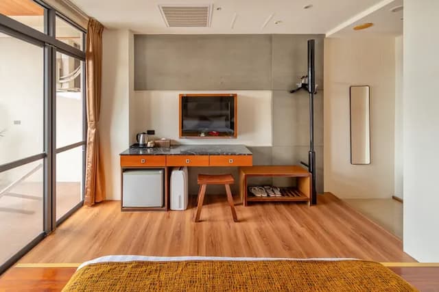 ItaThao Smart Stay with Elevator-Double room with balcony-10