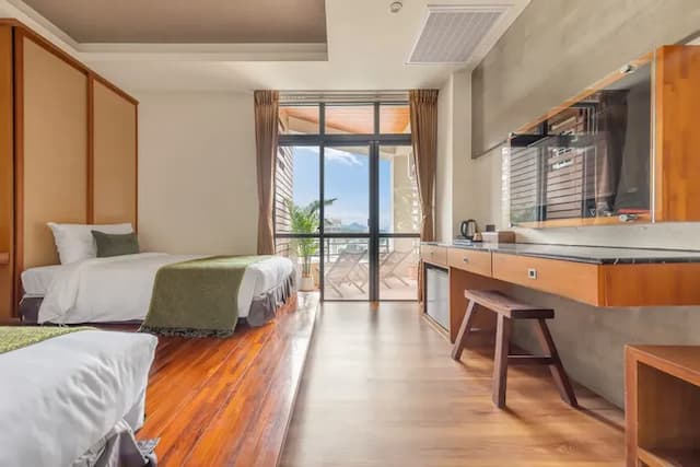 ItaThao Smart Stay with Elevator-Twin room with balcony-6