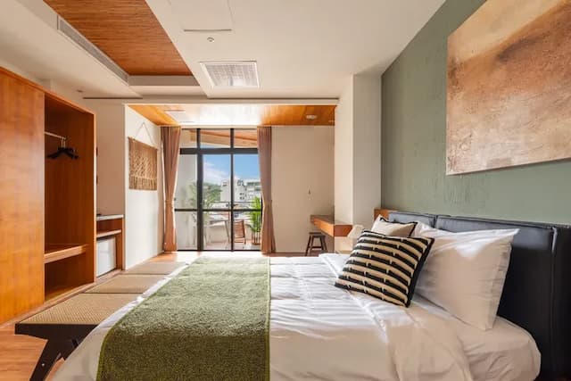 ItaThao Smart Stay with Elevator-Deluxe double room with balcony-7