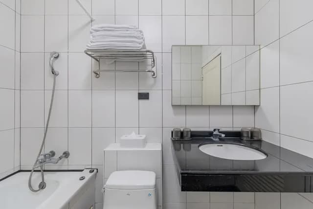 ItaThao Smart Stay with Elevator-Quadruple room with bathtub-12