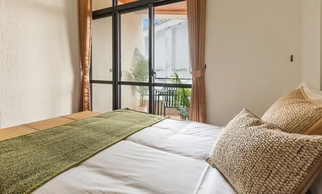 ItaThao Smart Stay with Elevator-Quadruple room with balcony-6