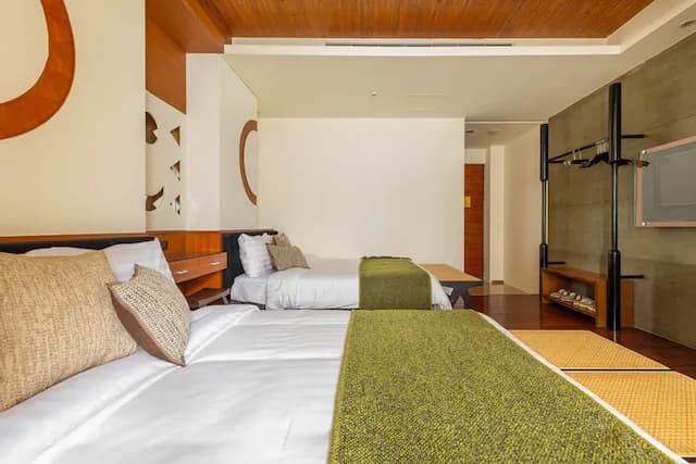 ItaThao Smart Stay with Elevator-Quadruple room with balcony-7