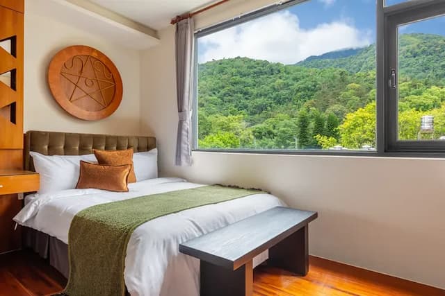 ItaThao Smart Stay with Elevator-Quadruple room with mountain view-6