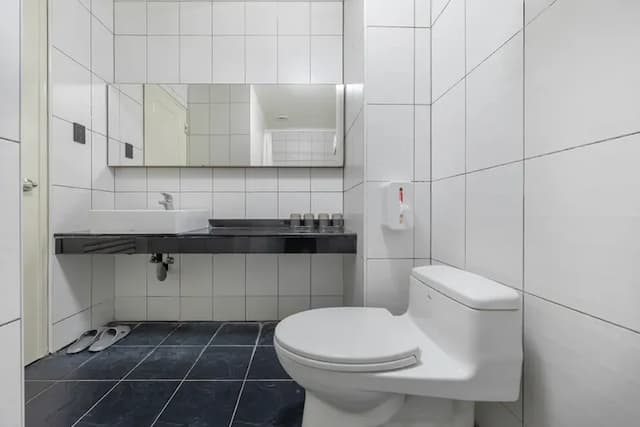 ItaThao Smart Stay with Elevator-Quadruple room with lake view-13