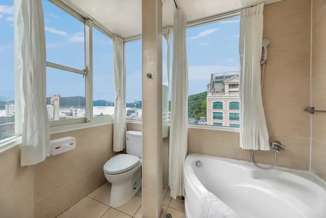 ItaThao Smart Stay with Elevator-Family room with lake view-10