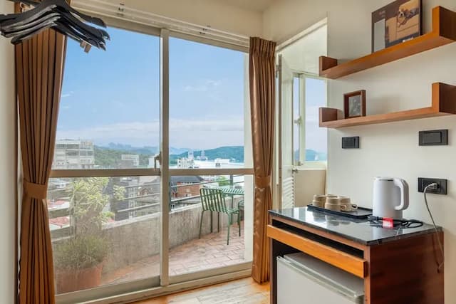 ItaThao Smart Stay with Elevator-Family room with lake view-7