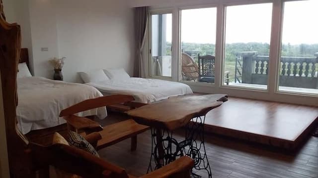 3樓4-10人大套房，兩套衛浴設備