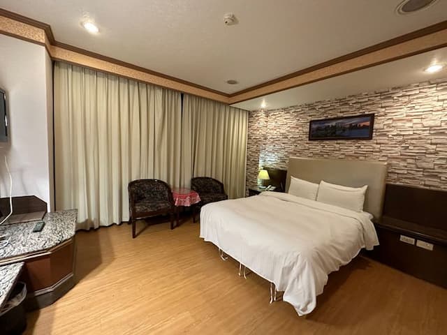高雄文賓大飯店-駁二館-標準雙人房-2