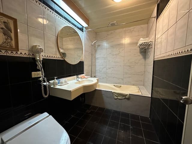 高雄文賓大飯店-駁二館-標準雙人房-7