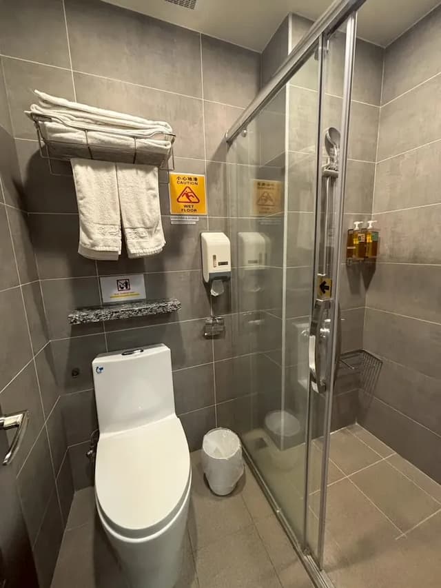 DA XI LAO CHENG,SI-JI-XING-GUAN-Classic quadruple room-9