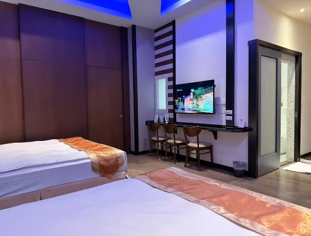 薇風精品汽車旅館 l 免費早餐-商務雙床房_附戶外停車位-4