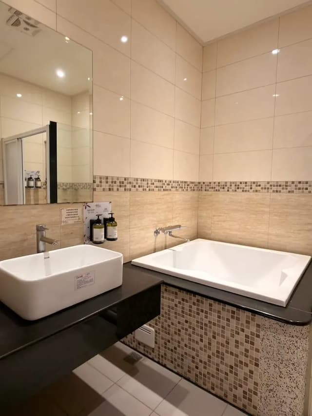 薇風精品汽車旅館 l 免費早餐-商務雙床房_附戶外停車位-7