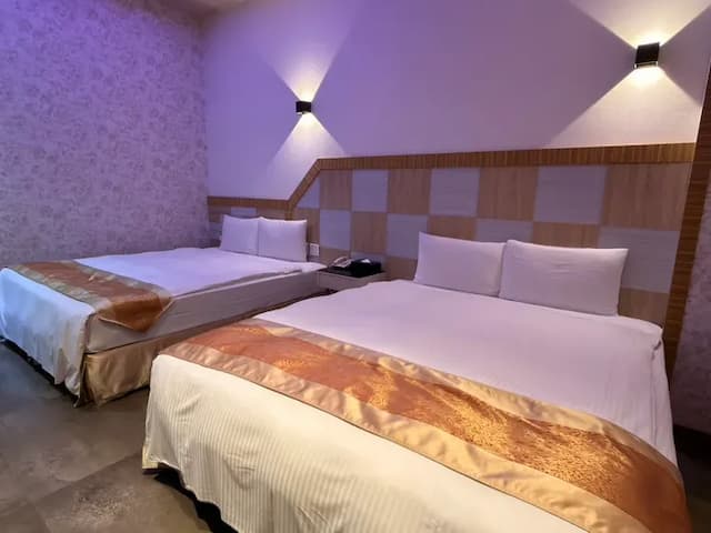薇風精品汽車旅館 l 免費早餐-商務雙床房_附戶外停車位-1