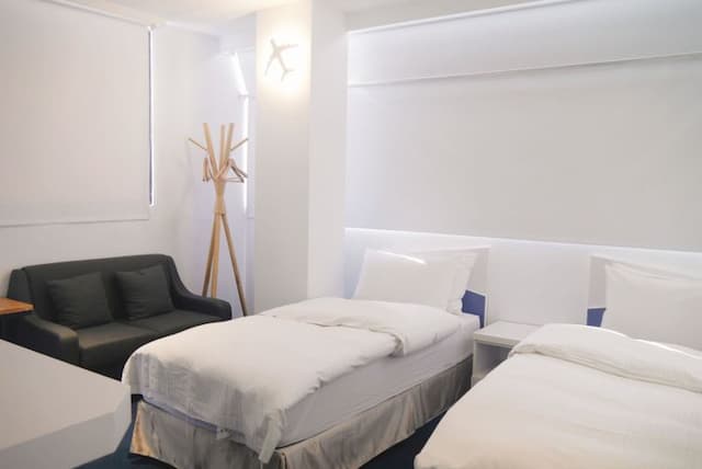 Time Flyer Hotel-Standard twin room-9
