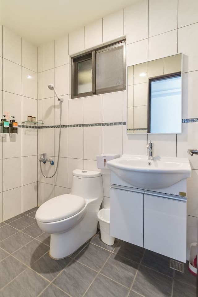 異宿風巢景觀旅店｜可10人包棟｜-豪華雙人房-附露台-101-5