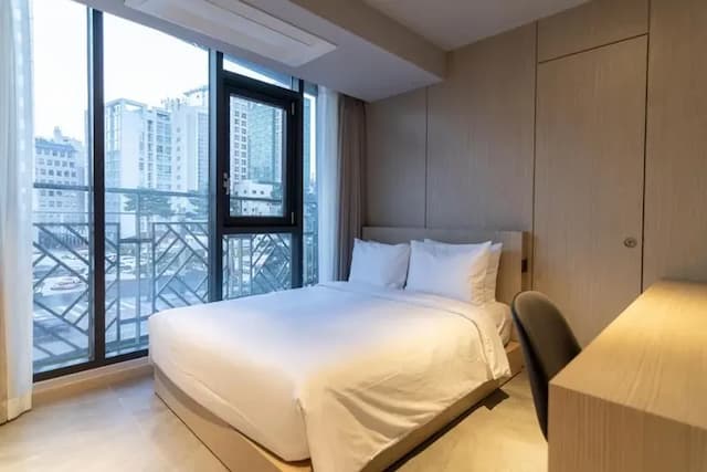 霍姆斯瑞德明洞-標準雙人房-1