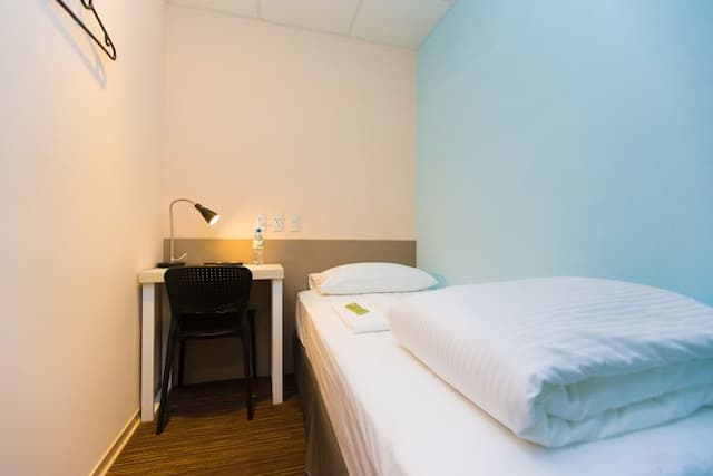 CHECK inn New Taipei LuZhou-Standard Single Room with shared bathroom ,No Window-1