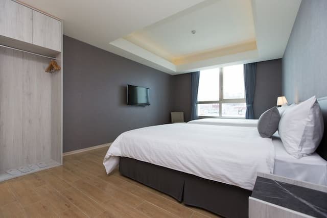 CHECK inn New Taipei LuZhou-Classic Quadruple Room, 2 Double beds-4