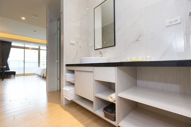 CHECK inn New Taipei LuZhou-Deluxe Quadruple Room-4