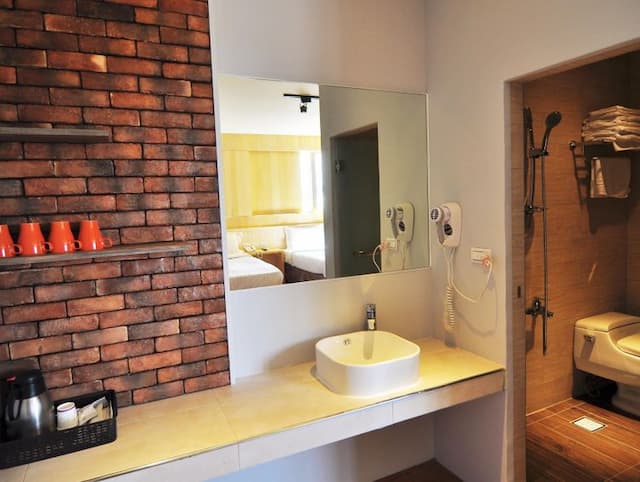 馬丁威旅店-豪華四人房-10