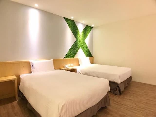 馬丁威旅店-雙床房－無窗-1