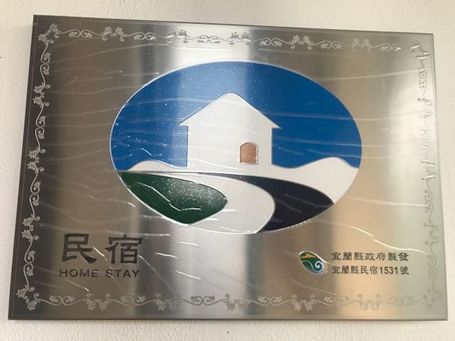 Wo Club Hall-203 light and shadow two big and two small-8