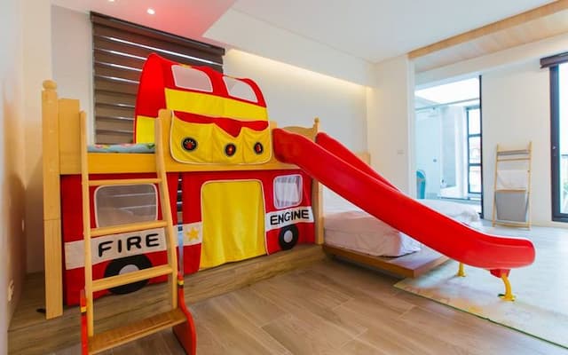 Wo Club Hall-203 light and shadow two big and two small-6