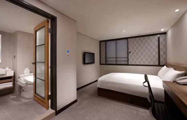 【High Speed Rail Holiday】 Royal Inn Taipei Nanxi 2-Day Free Tour-Standard Double Room－No Window-3