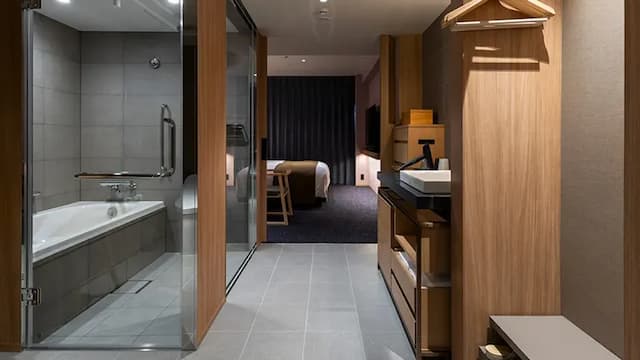 三井花園飯店 京都三條普米爾｜大浴場/京都文化博物館對面/烏丸御池站步行4分-高級特大雙人床房｜可帶不佔床兒童(0-5歲) 1位【不挑房】-3