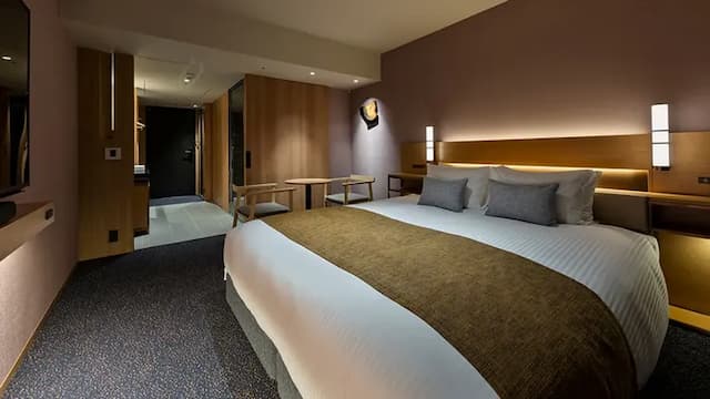 三井花園飯店 京都三條普米爾｜大浴場/京都文化博物館對面/烏丸御池站步行4分-高級特大雙人床房｜可帶不佔床兒童(0-5歲) 1位【不挑房】-2